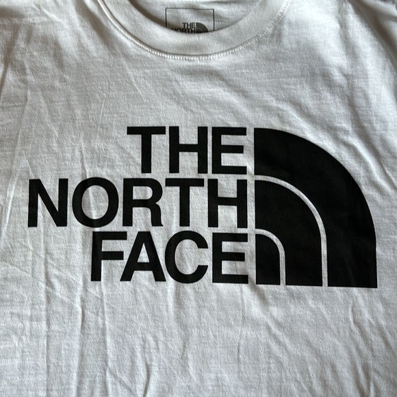 NWOT Men's The North Face Tshirt White Size Medium - Picture 2 of 3